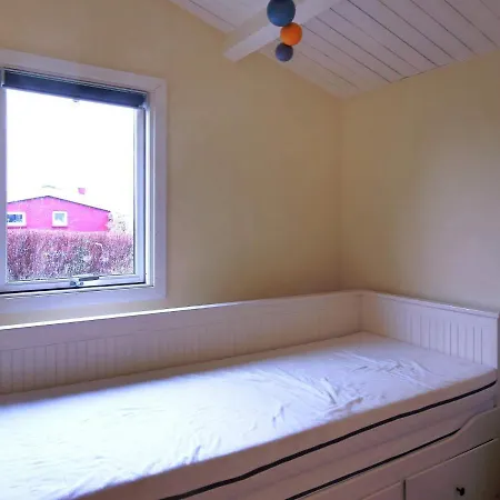 6 Person Holiday In Hyllinge